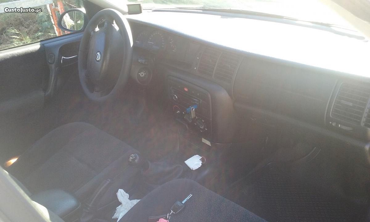 Opel Vectra 2.0 DTI Caravan — photo 4