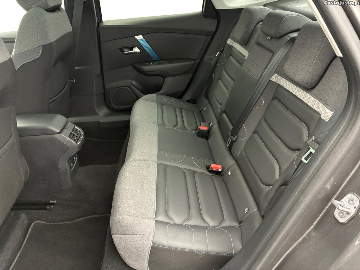 Citroën e-C4 50 kWh Shine — fotografia 5