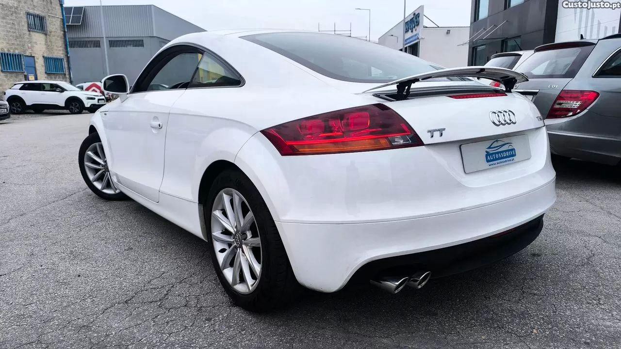 Audi TT 1.8 tfsi — fotografia 2