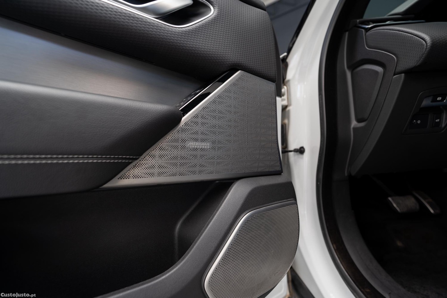 Land Rover Range Rover Velar P300 R-Dynamic — fotografia 11