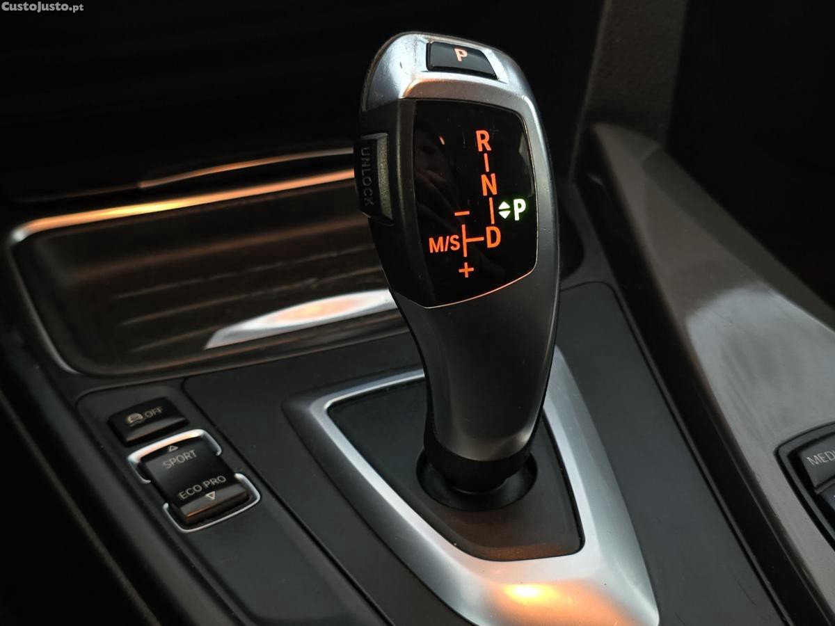 BMW 318 d Auto Line Modern N — fotografia 5