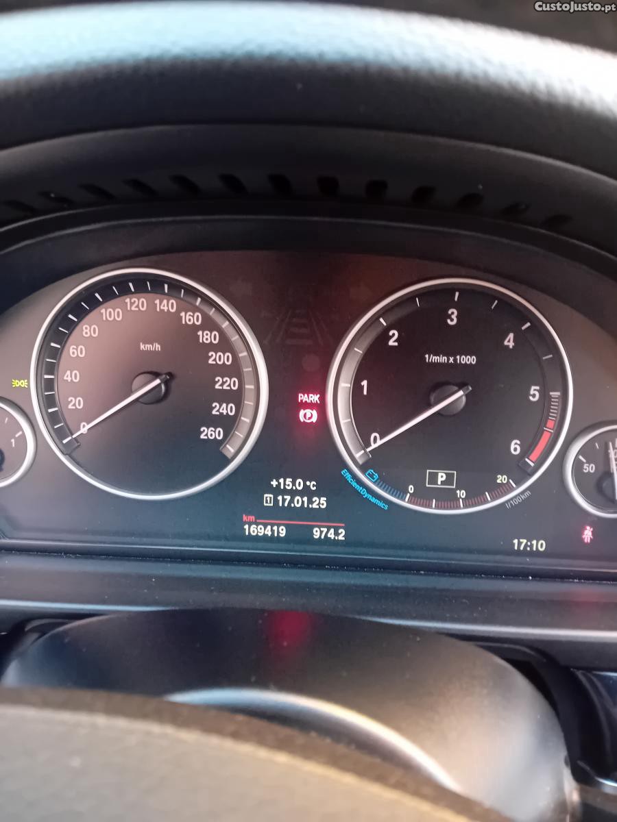 BMW 520 luxury line — fotografia 2