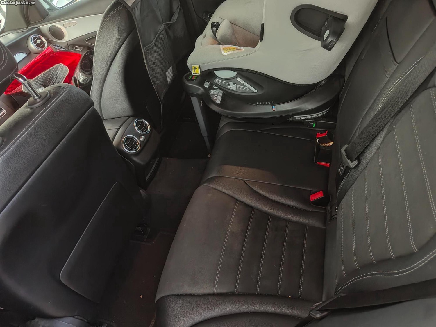 Mercedes-Benz C 220 2.0d 194cv AMG 9G tronic — fotografia 4