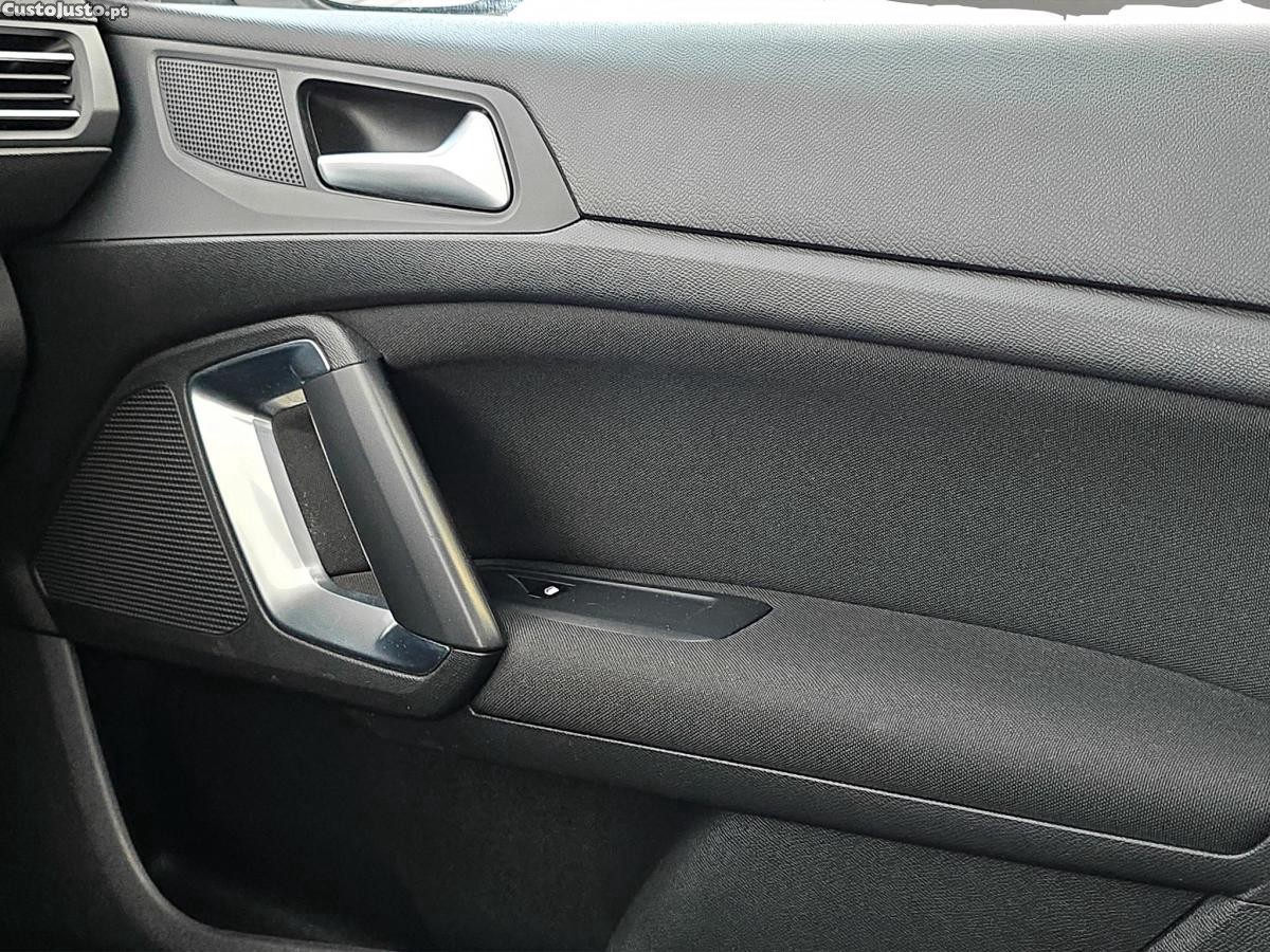 Peugeot 308 1.6 BlueHDi Allure F — fotografia 5