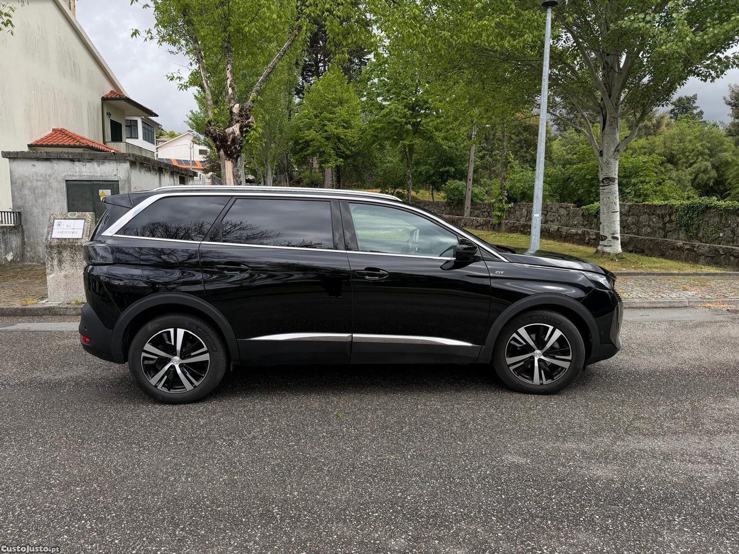 Peugeot 5008 GT 1.2 PureTech 130cv EAT8 | 7 Lugares | 24.716 km | Como Nova | Revisão Oficial . — fotografia 4