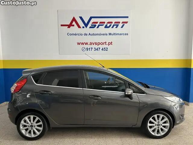 Ford Fiesta 1.0 EcoBoost S&S Titanium — fotografia 18