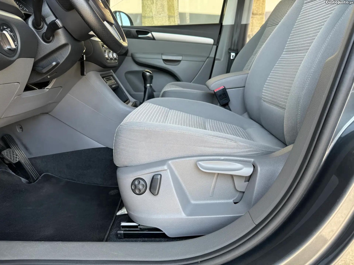 SEAT Alhambra 2.0 TDi Reference Eco. — fotografia 9