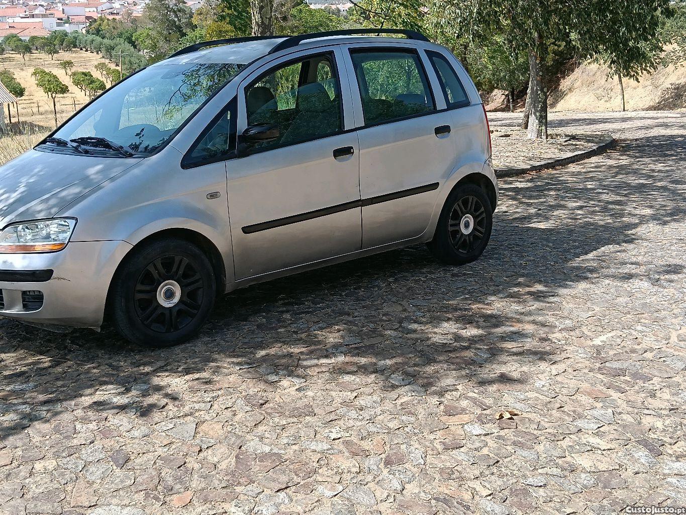 Fiat Idea motor 1.2 a gasolina — fotografia 9