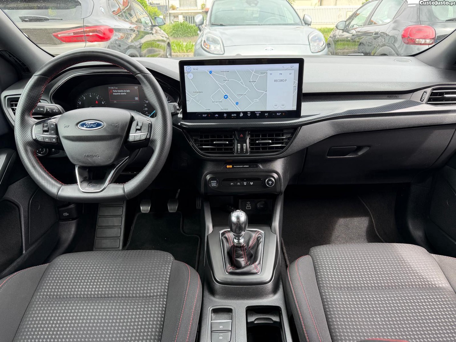 Ford Focus SW 1.0 EcoBoost MHEV ST-Line — fotografia 13