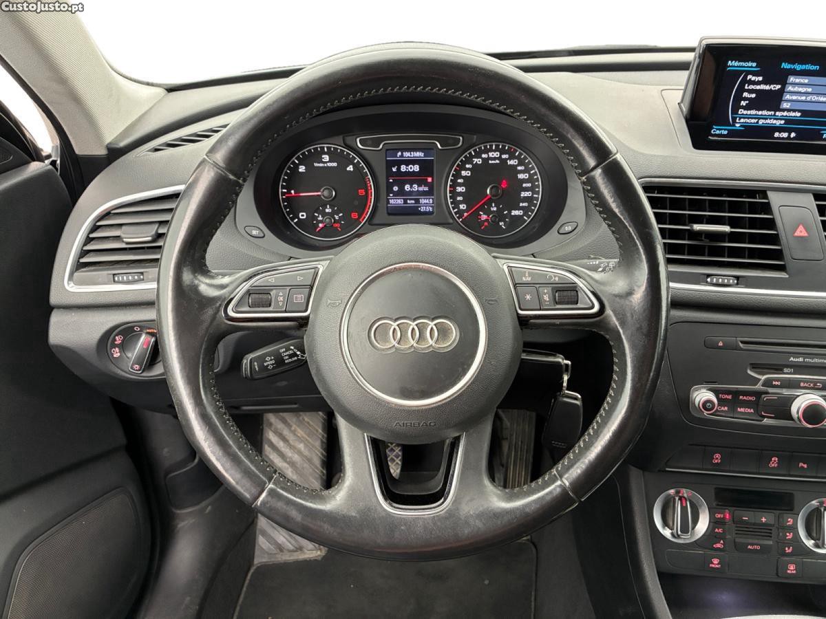 Audi Q3 2.0 TDi Ambition — fotografia 5