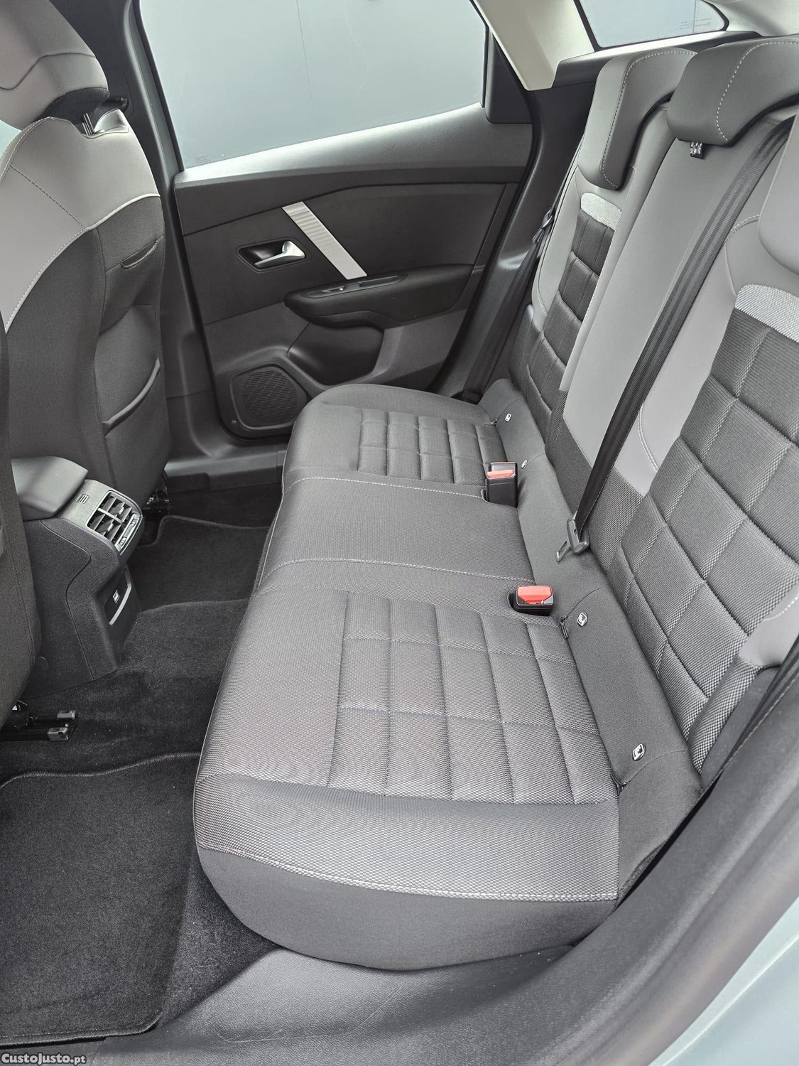 Citroën e-C4 EC4 — fotografia 3
