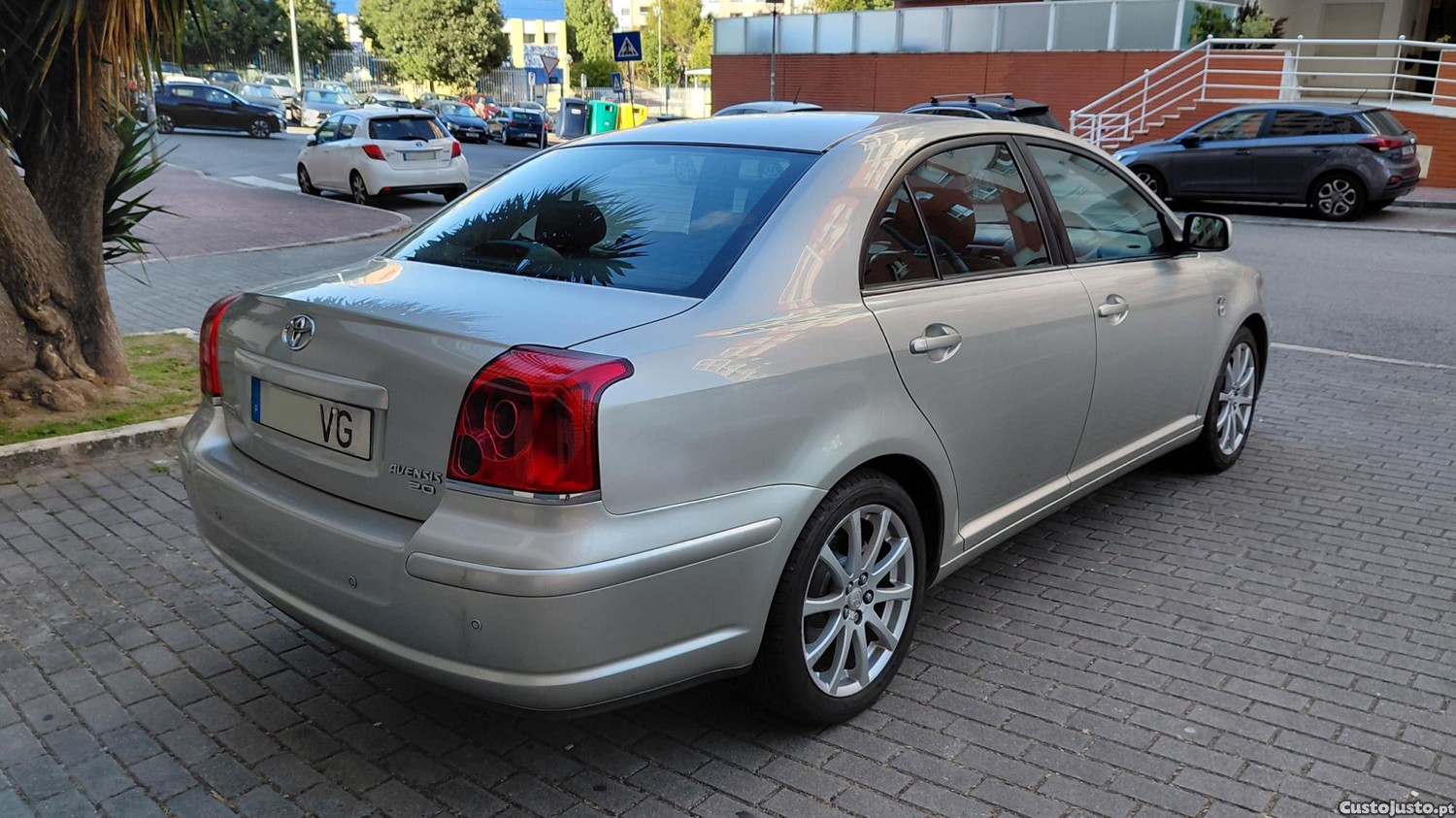 Toyota Avensis D4D — fotografia 6