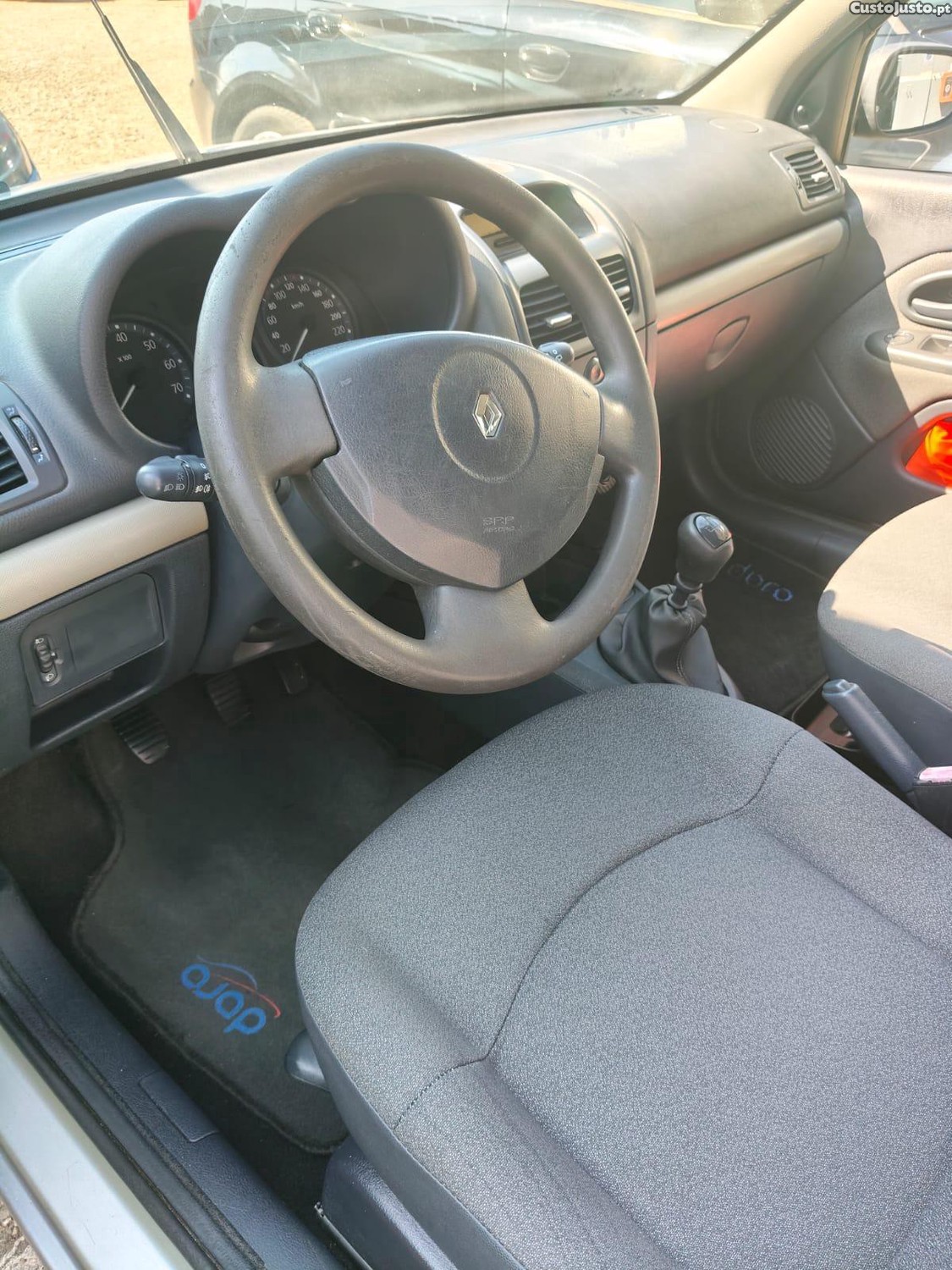 Renault Clio 1.5 dci — fotografia 6