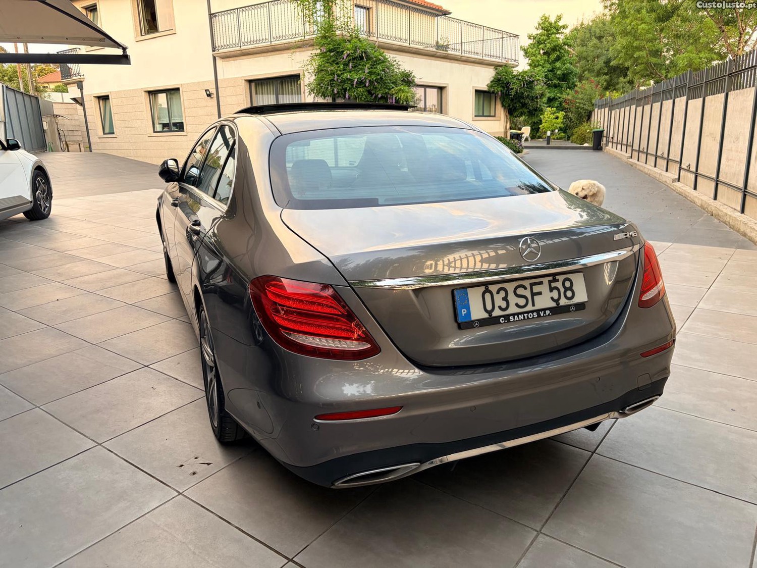 Mercedes-Benz E 220 d AMG Line 4 matic / como novo — fotografia 7