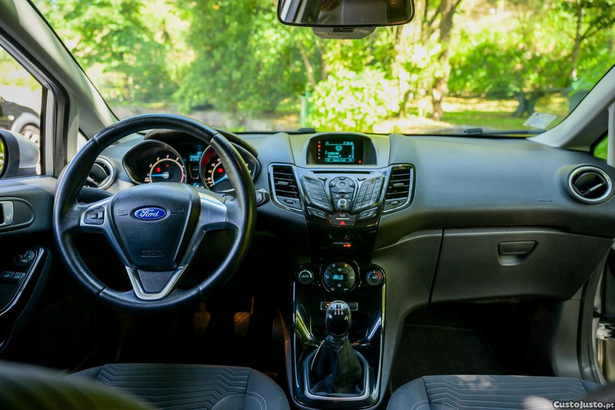 Ford Fiesta 1.0 Ti-VCT Titanium — fotografia 4