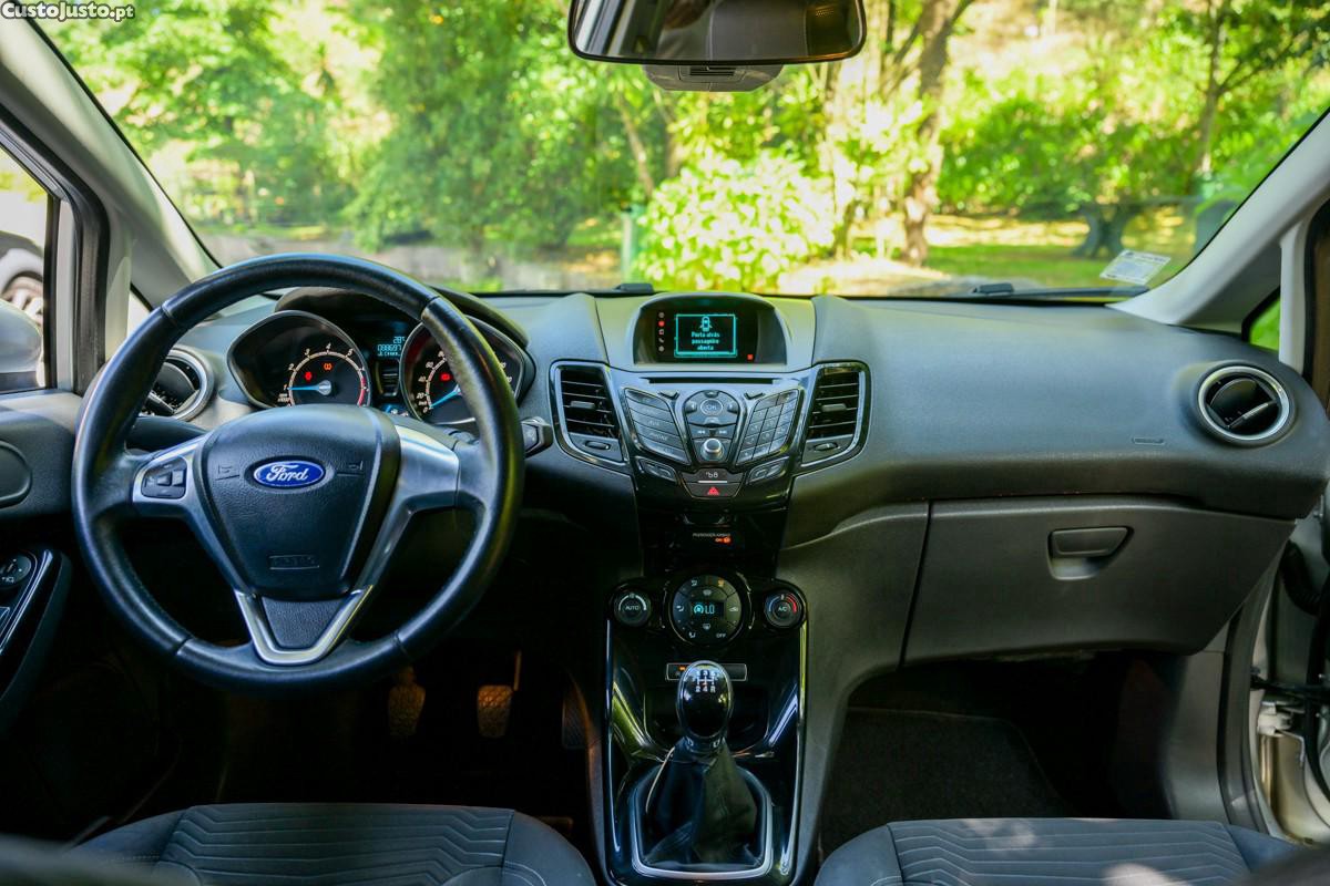 Ford Fiesta 1.0 Ti-VCT Titanium — fotografia 6