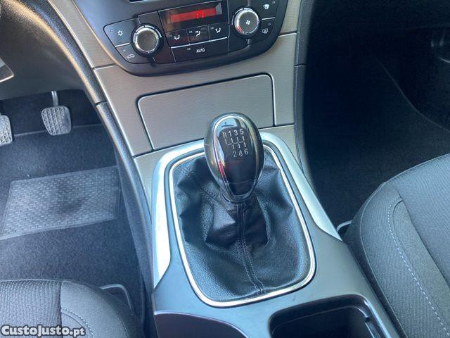 Opel Insignia Sport Tourer 2.0 CDT — fotografia 8