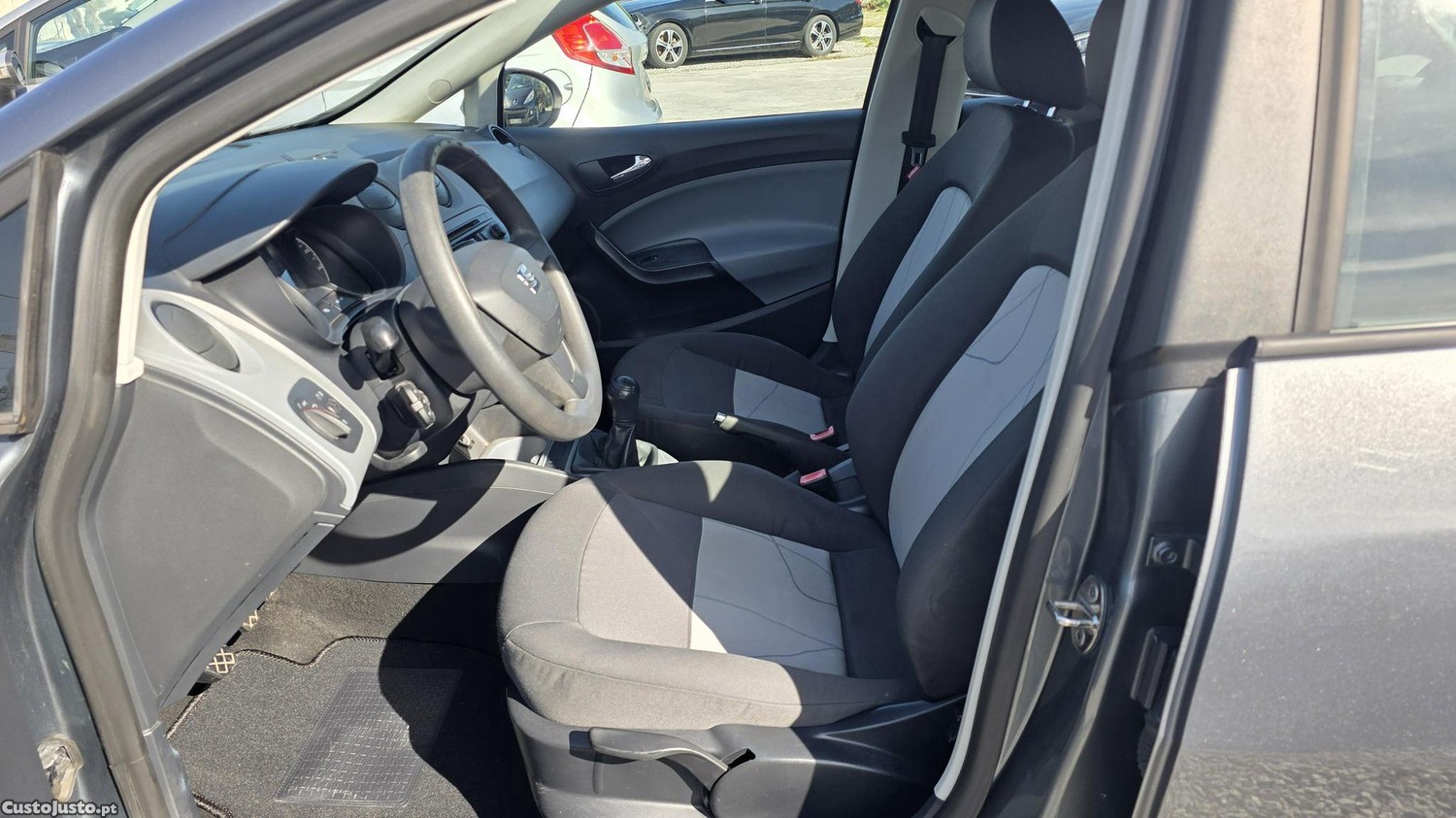 SEAT Ibiza 1.2 12V 70cv — fotografia 7