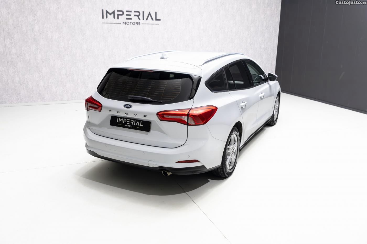 Ford Focus 1.5 TDCi Titanium — fotografia 9