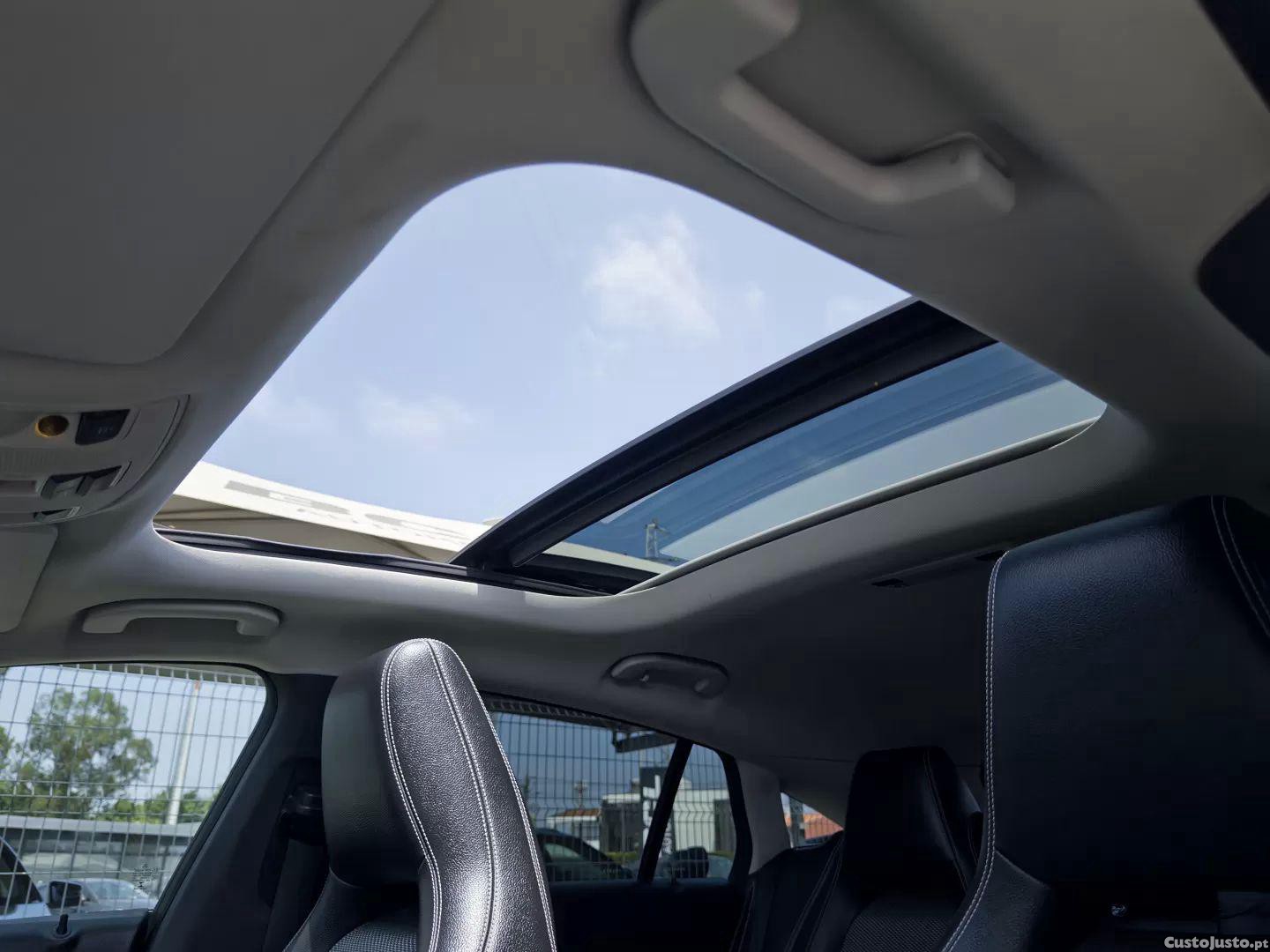 Mercedes-Benz CLA 180 D shooting brake urban aut. — fotografia 15