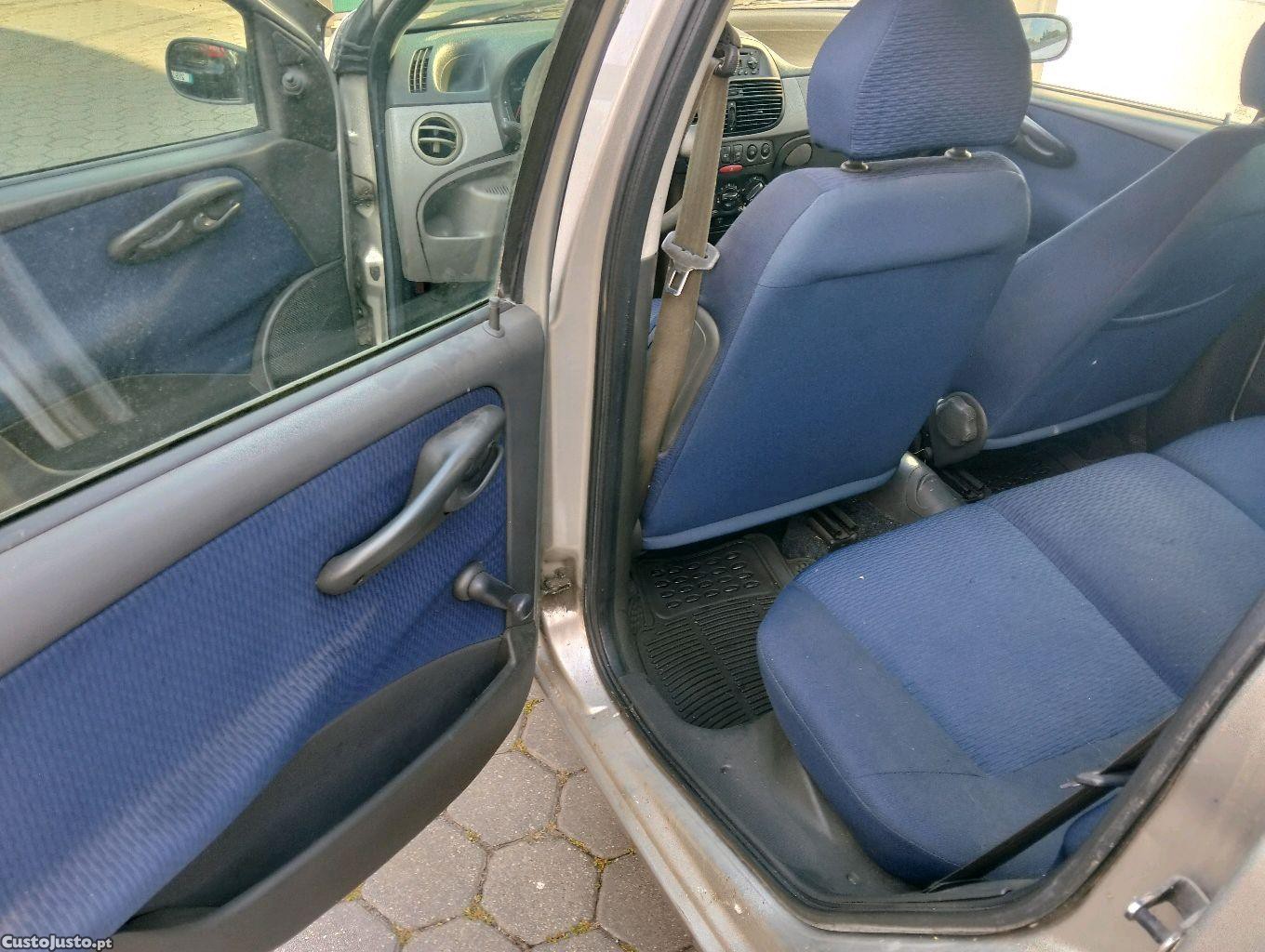 Fiat Punto 1.2 — fotografia 9