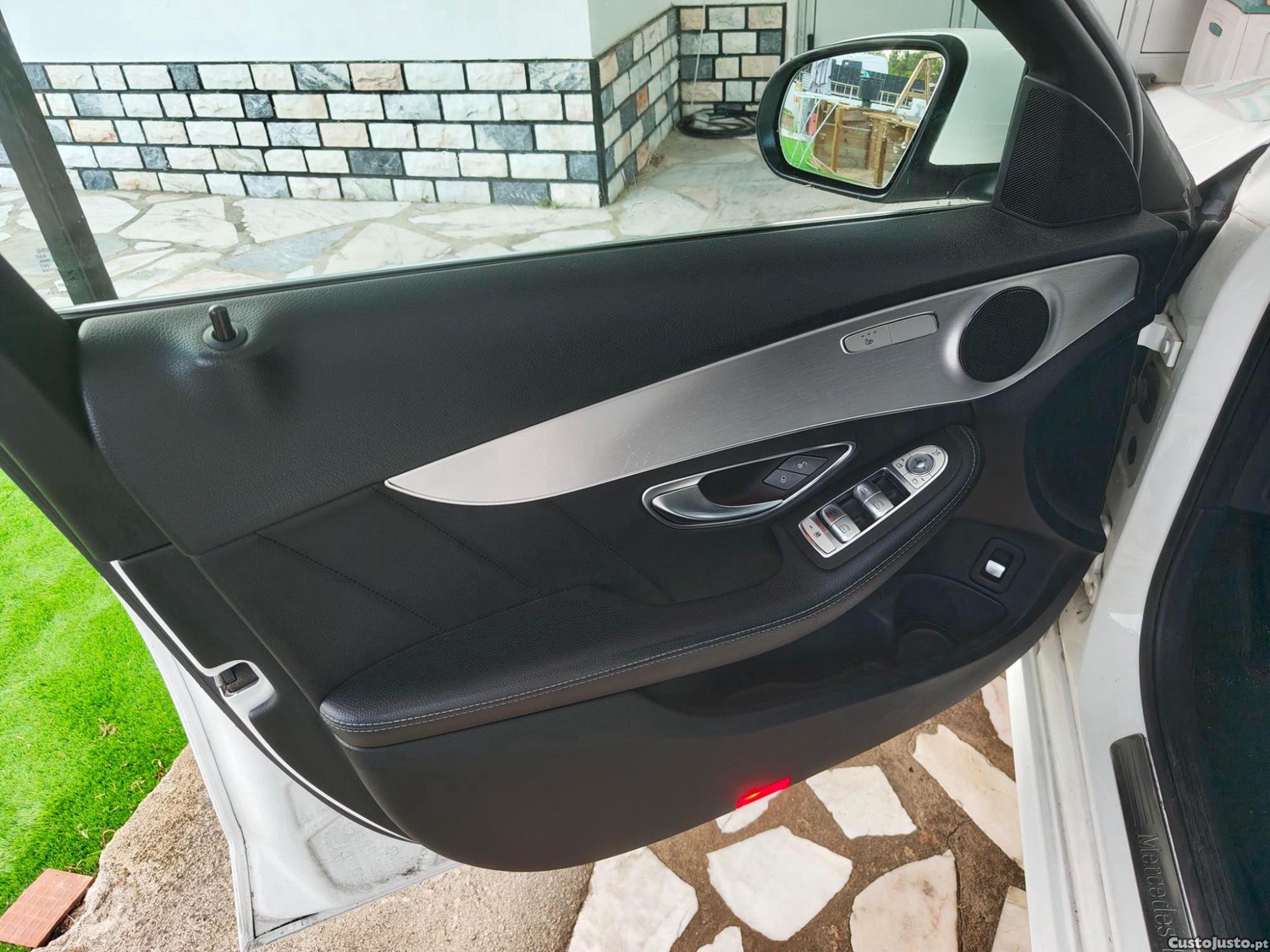 Mercedes-Benz C 220 2.0d 194cv AMG 9G tronic — fotografia 3