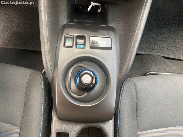 Nissan Leaf 40 kWh N-CONNECTA — fotografia 8