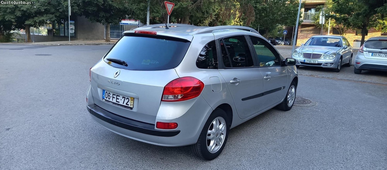 Renault Clio Full Extras — fotografia 6