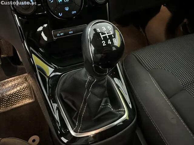 Ford Fiesta 1.0 EcoBoost S&S Titanium — fotografia 7