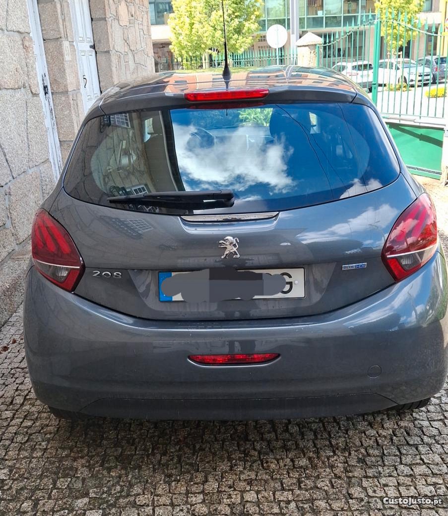 Peugeot 208 1.6 BlueHdi 100cv - 16 foto 2