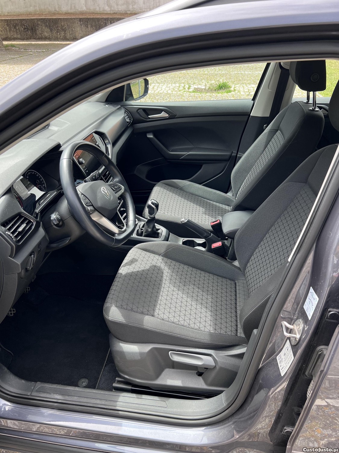Volkswagen T-Cross 1.0 TSI LIFE — fotografia 11