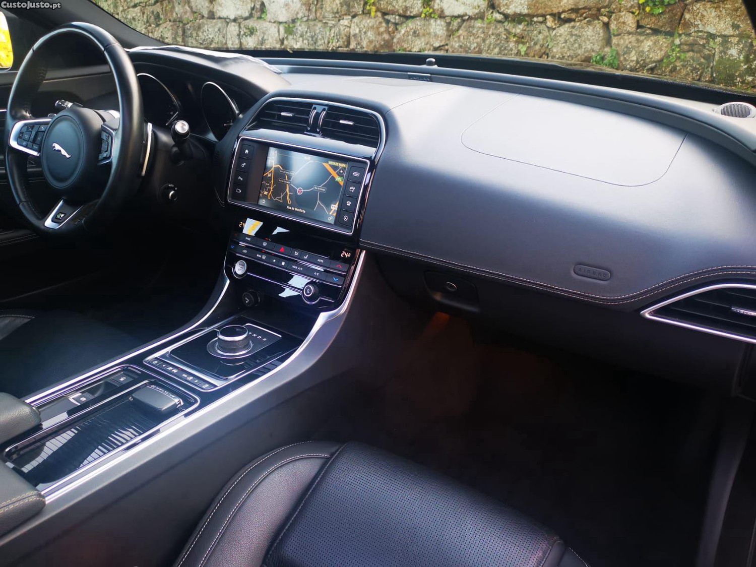 Jaguar XE 2.0 D R-Sport Aut. — fotografia 8