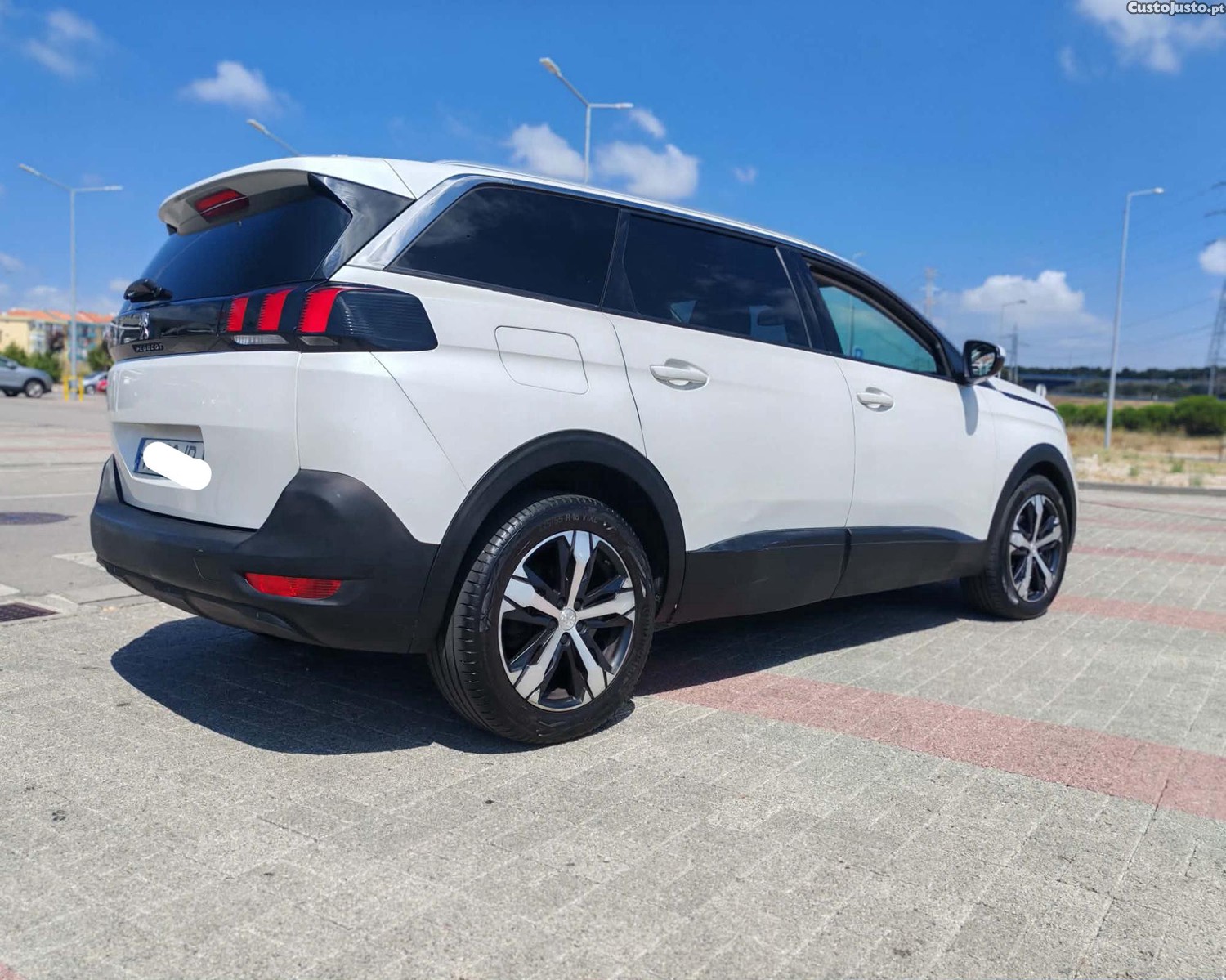 Peugeot 5008 1.5 BlueHDi Allure EAT8 — fotografia 8