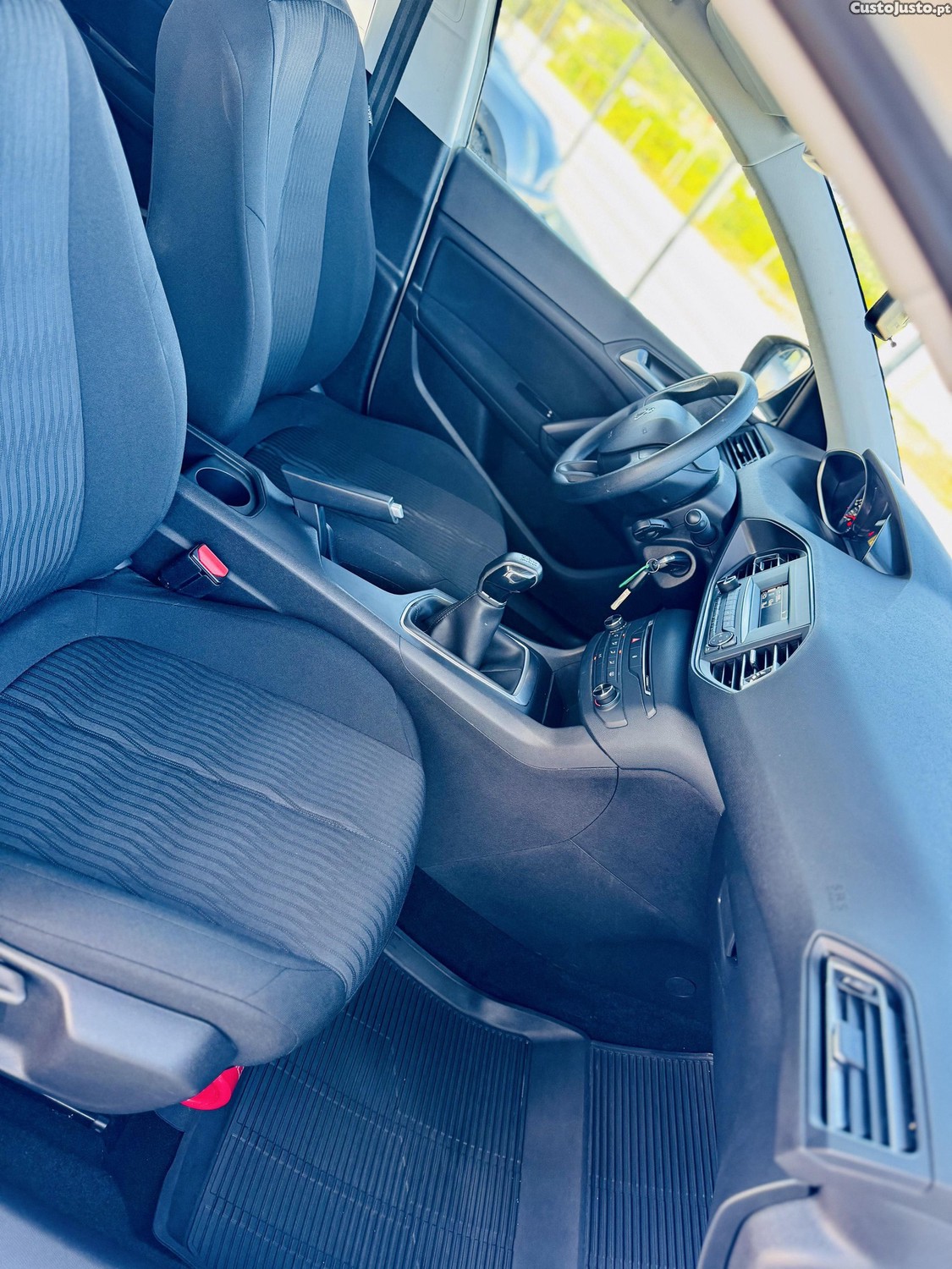 Peugeot 308 HDI 1.6 — fotografia 4