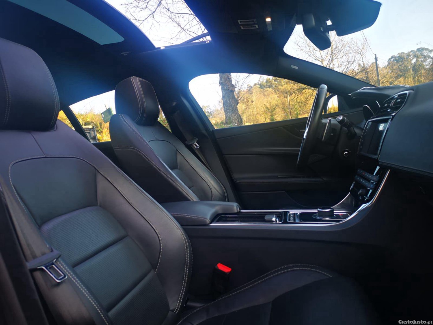 Jaguar XE 2.0 D R-Sport Aut. — fotografia 10