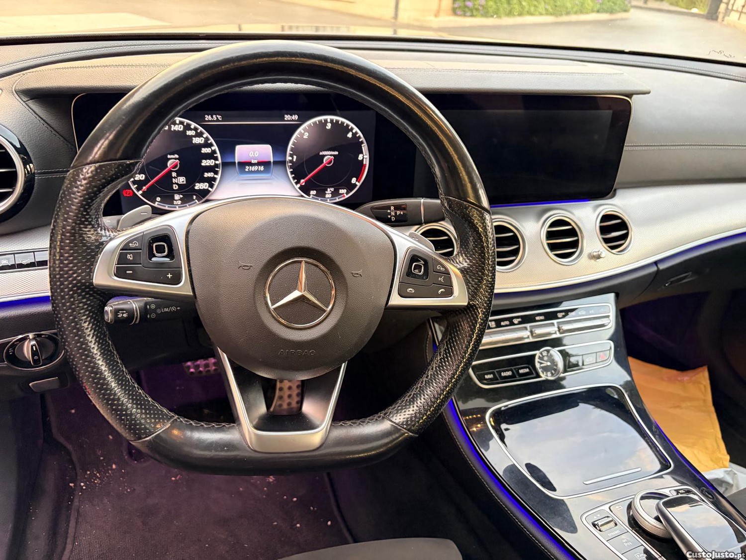 Mercedes-Benz E 220 d AMG Line 4 matic / como novo — fotografia 3