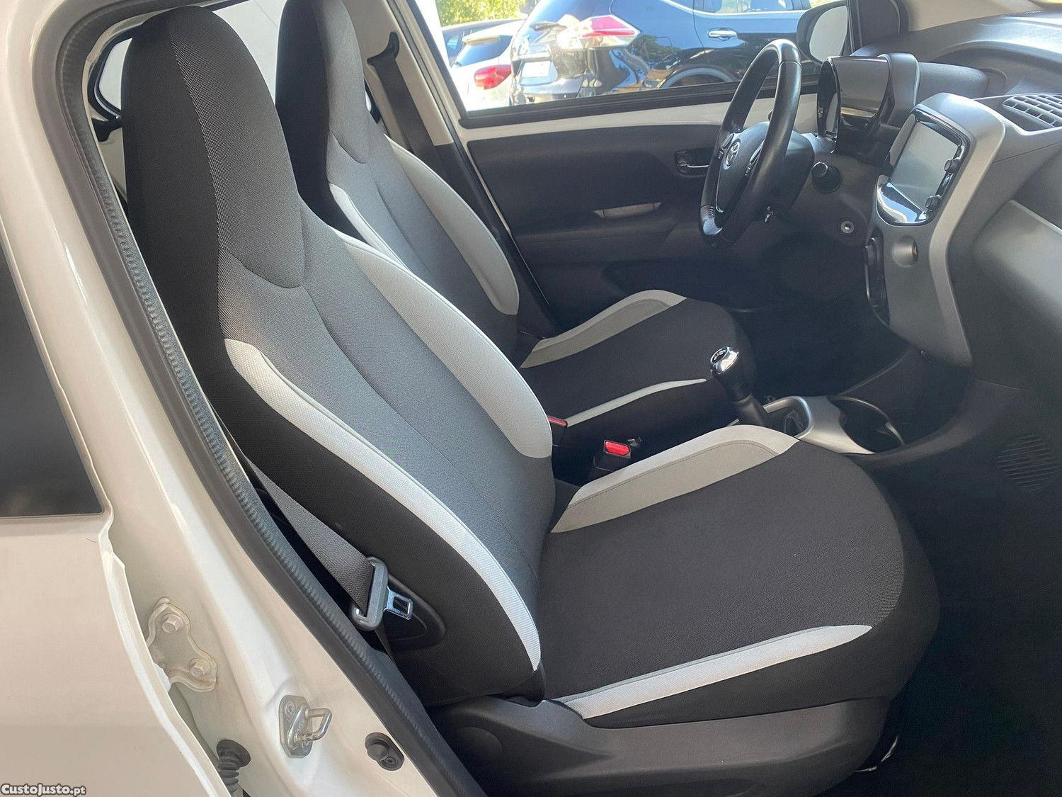 Toyota Aygo 1.0 X-Clusiv — fotografia 10
