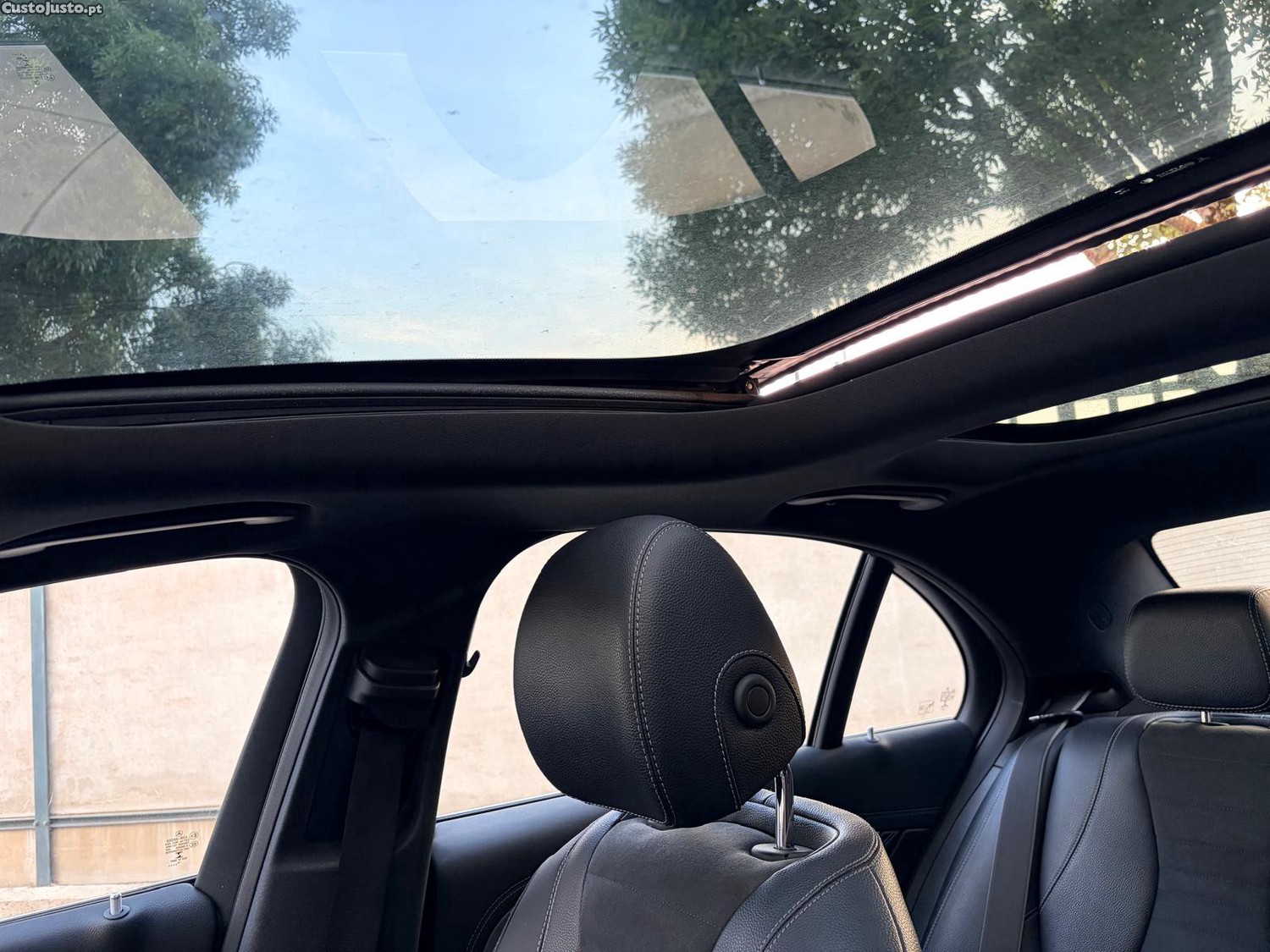 Mercedes-Benz E 220 d AMG Line 4 matic / como novo — fotografia 5