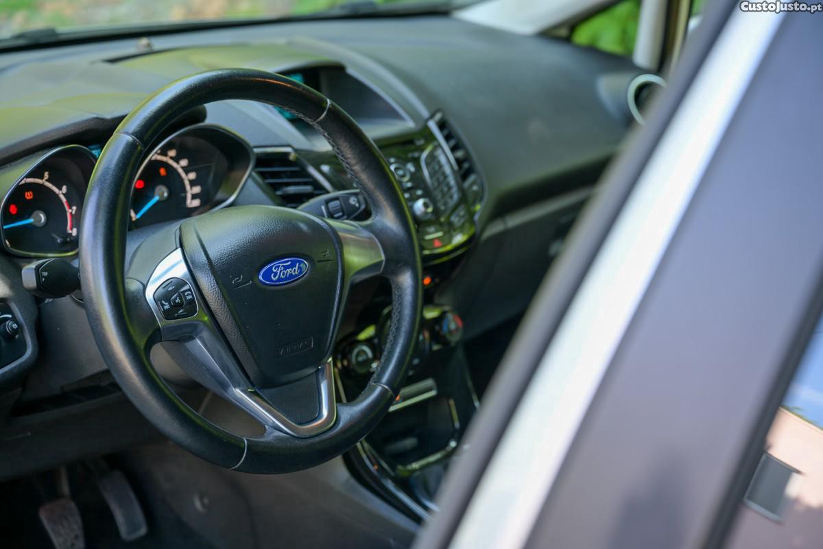 Ford Fiesta 1.0 Ti-VCT Titanium — fotografia 3