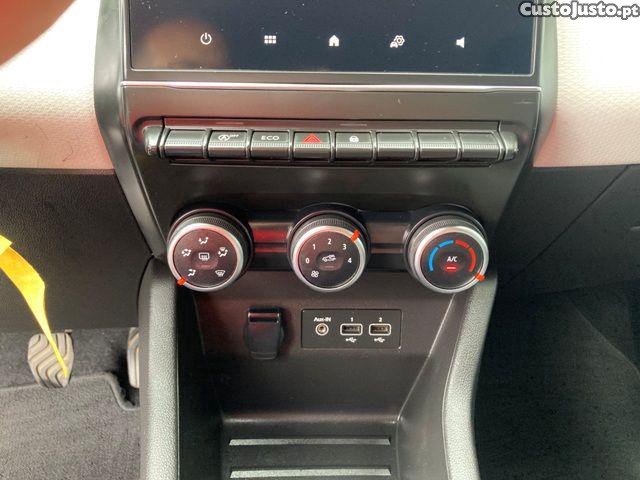 Renault Clio 1.0 TCe Intens — fotografia 6