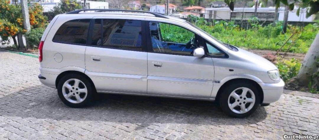 Opel Zafira 1.6 GPL — fotografia 2