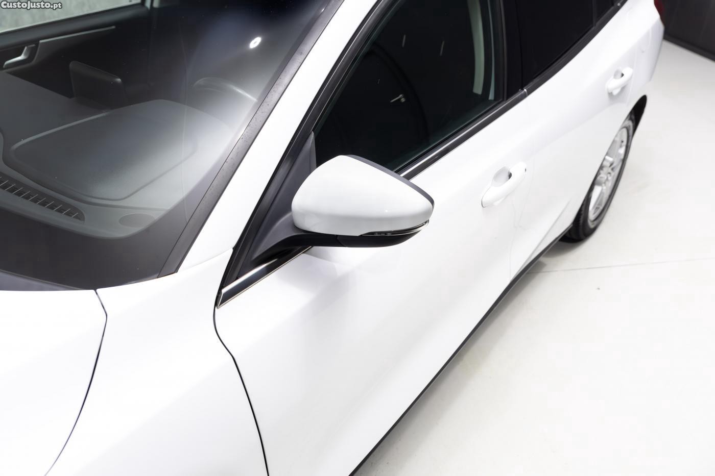 Ford Focus 1.5 TDCi Titanium — fotografia 14