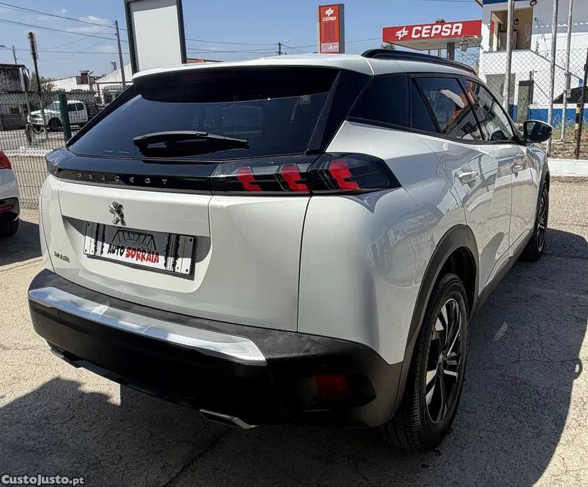 Peugeot 2008 PureTech Allure — fotografia 8