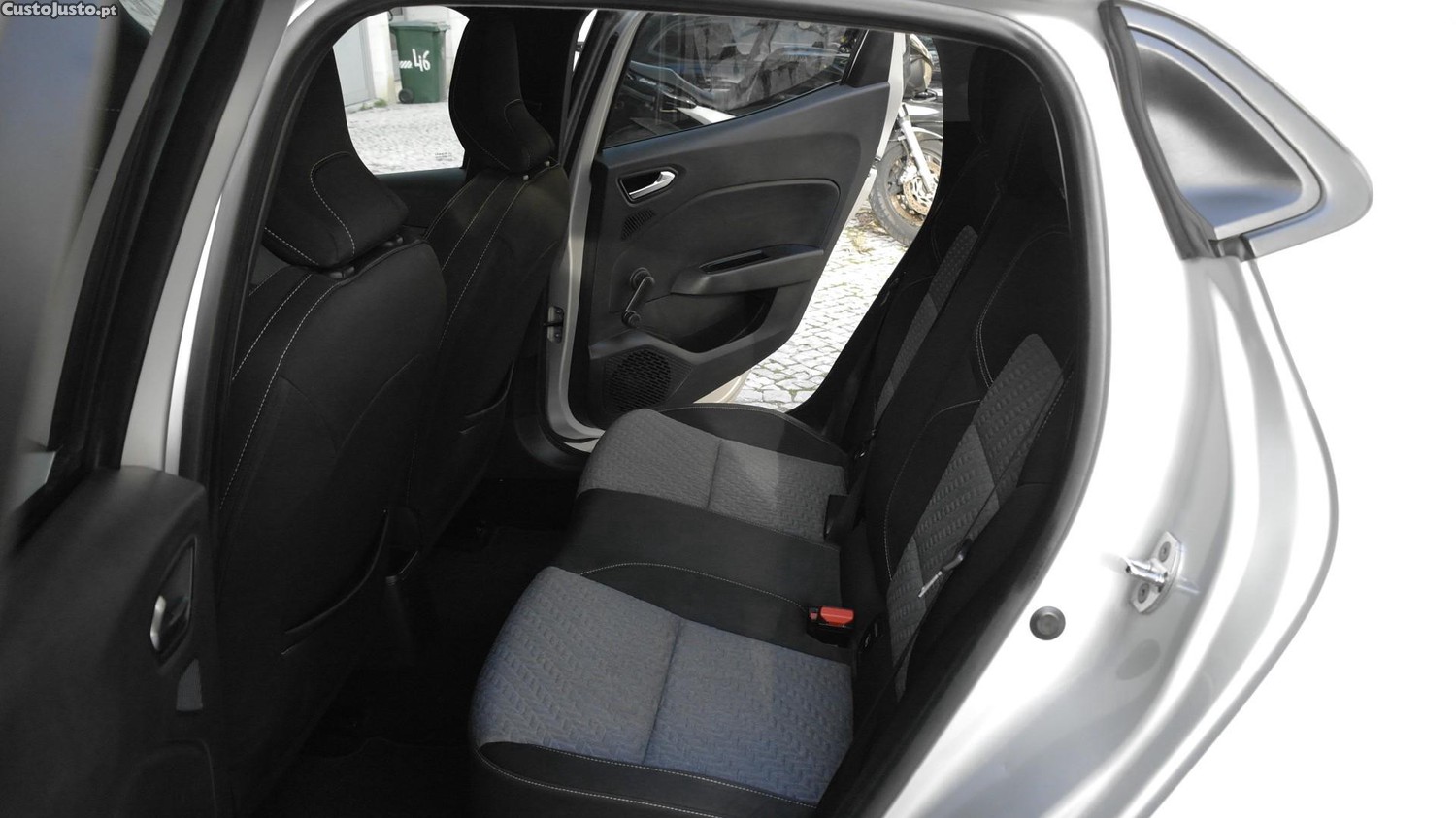Renault Clio 1.0 TCe Limited — fotografia 3