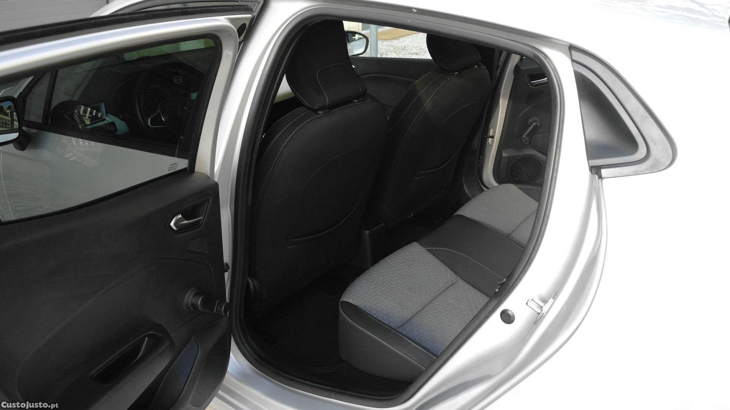 Renault Clio 1.0 TCe Limited — fotografia 4