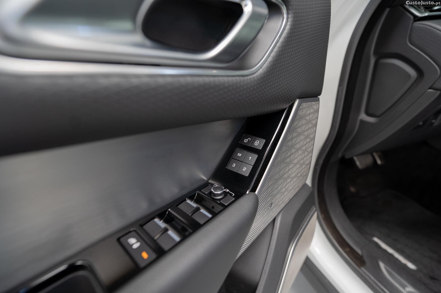 Land Rover Range Rover Velar P300 R-Dynamic — fotografia 8