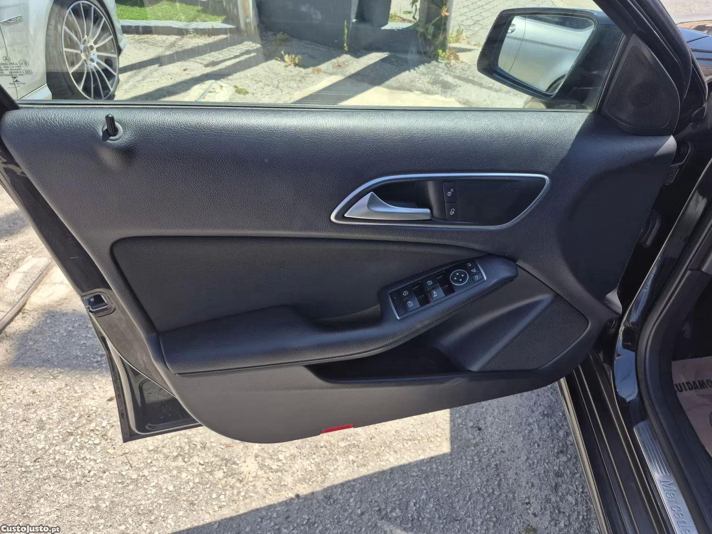 Mercedes-Benz A 180 D amg line — fotografia 10