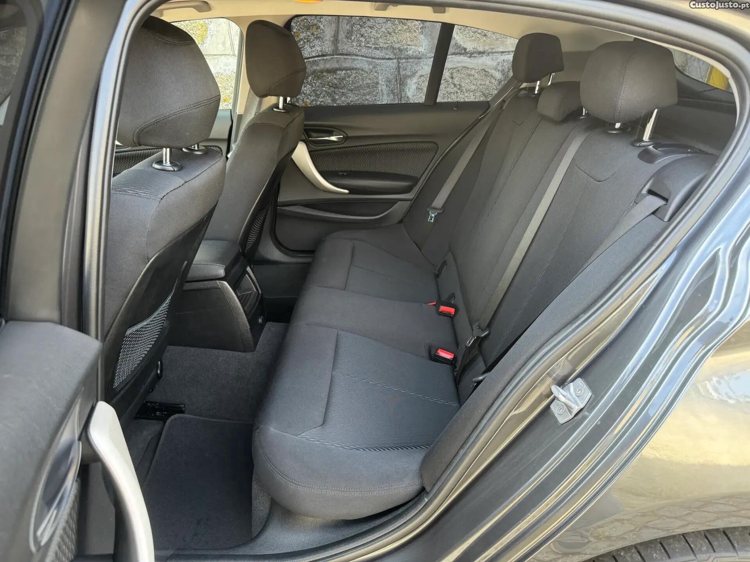 BMW 116 d EfficientDynamics — fotografia 12