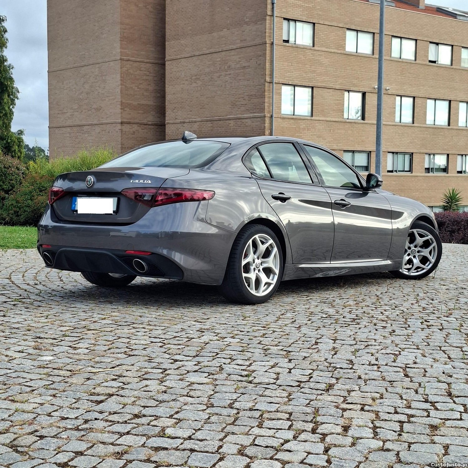 Alfa Romeo Giulia 2.2 D Super AT8 + Pack Sport — fotografia 3
