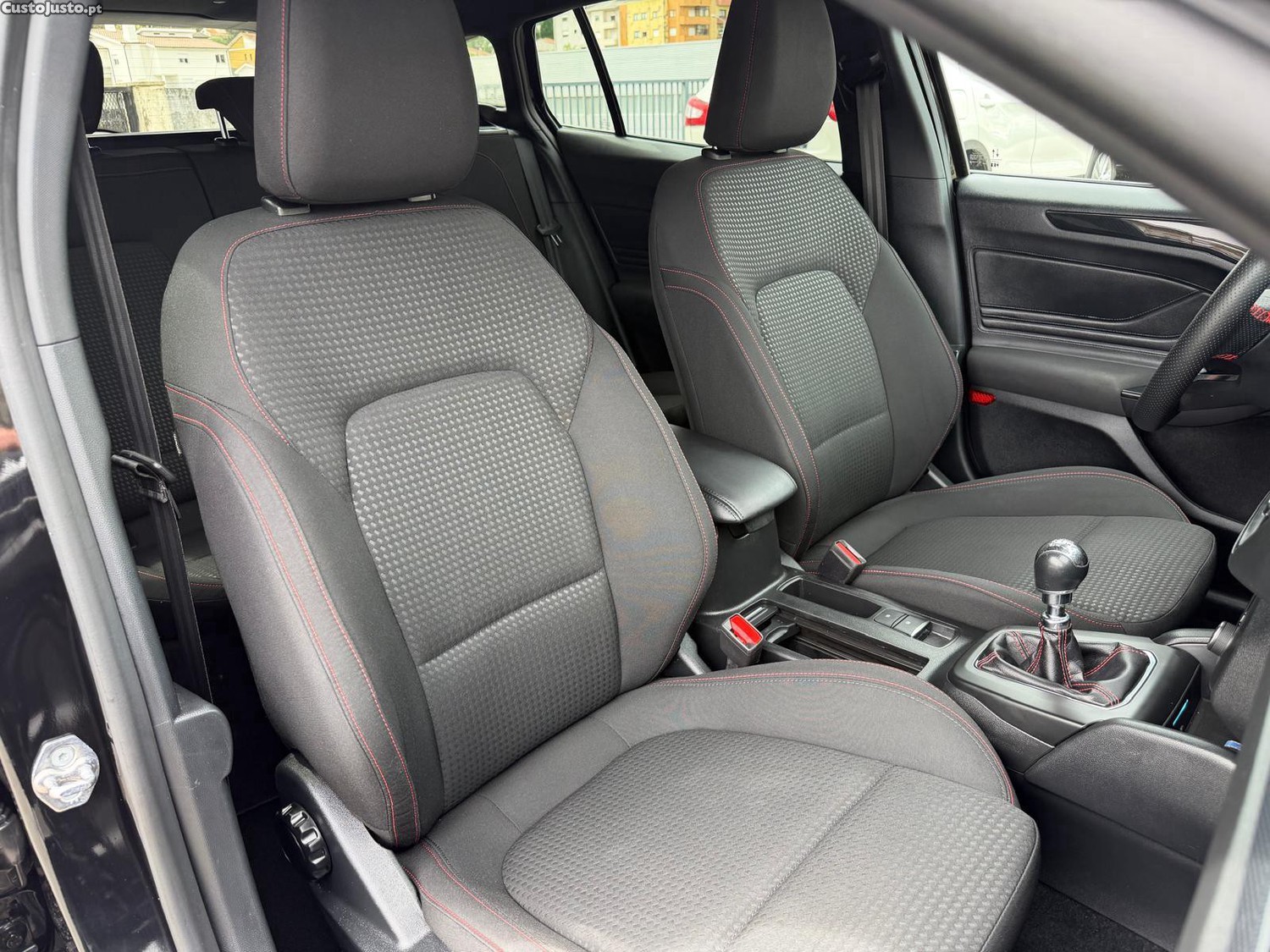 Ford Focus SW 1.0 EcoBoost MHEV ST-Line — fotografia 8